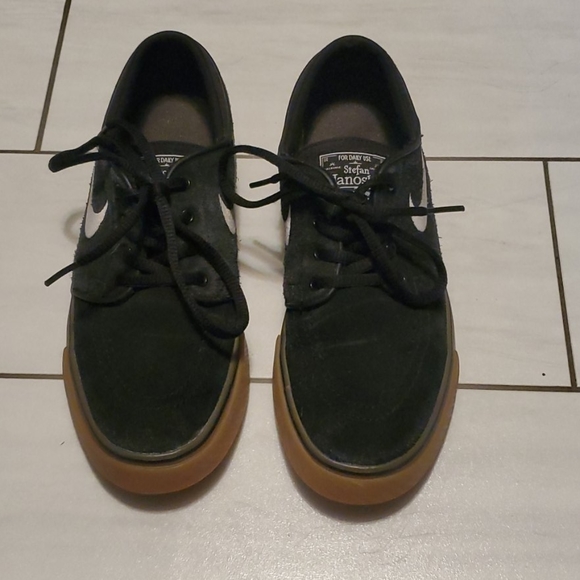 Nike Shoes - Nike Stefan Janoski skate shoes